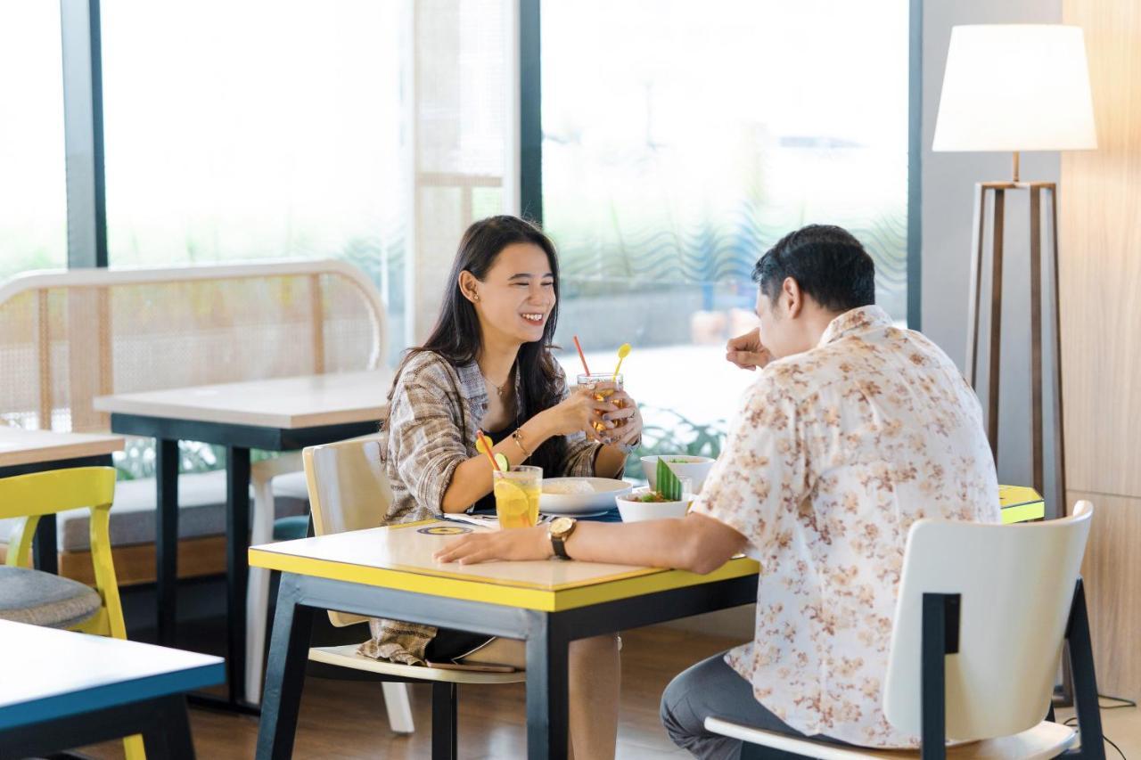 Yello Hotel Jambi Palmerah Buitenkant foto
