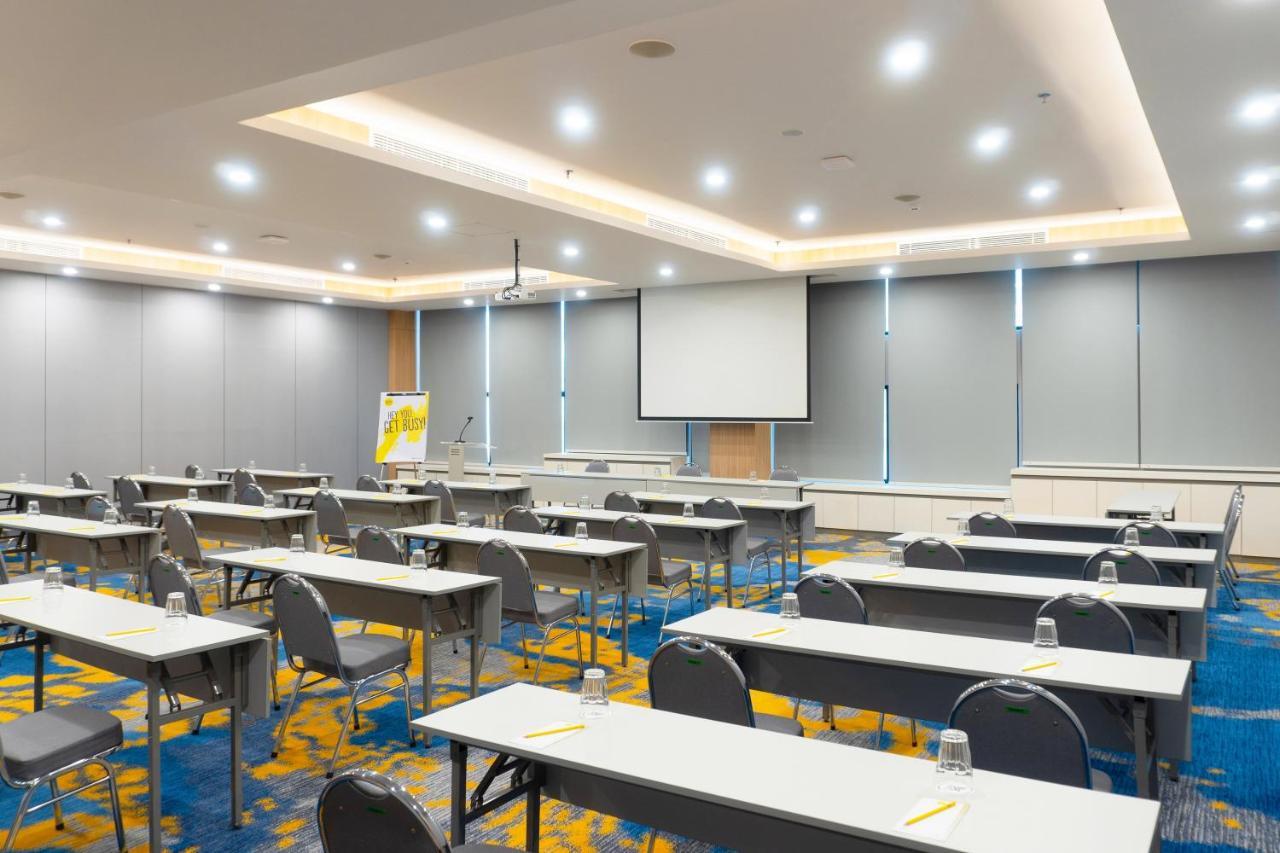 Yello Hotel Jambi Palmerah Buitenkant foto