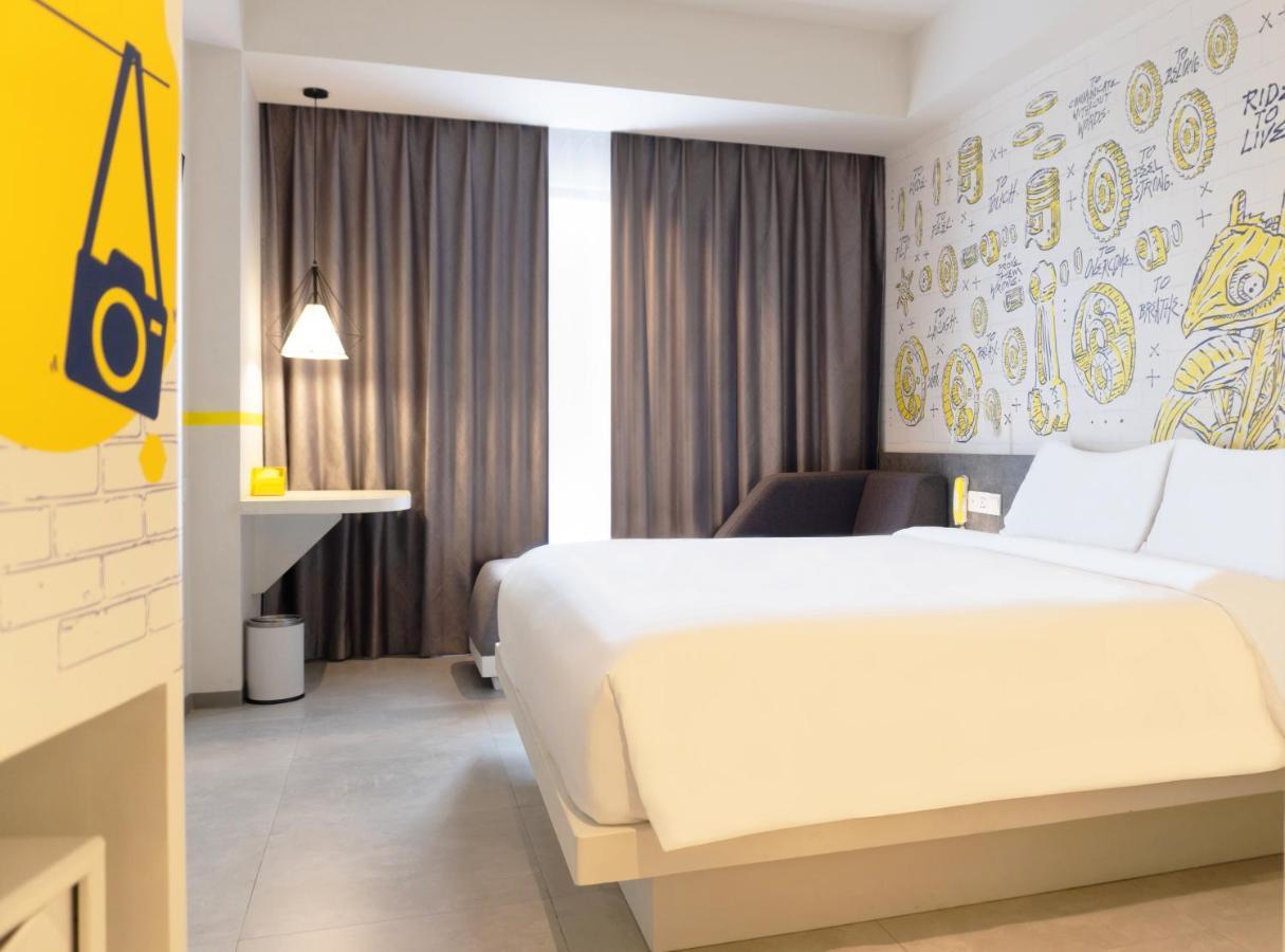 Yello Hotel Jambi Palmerah Buitenkant foto