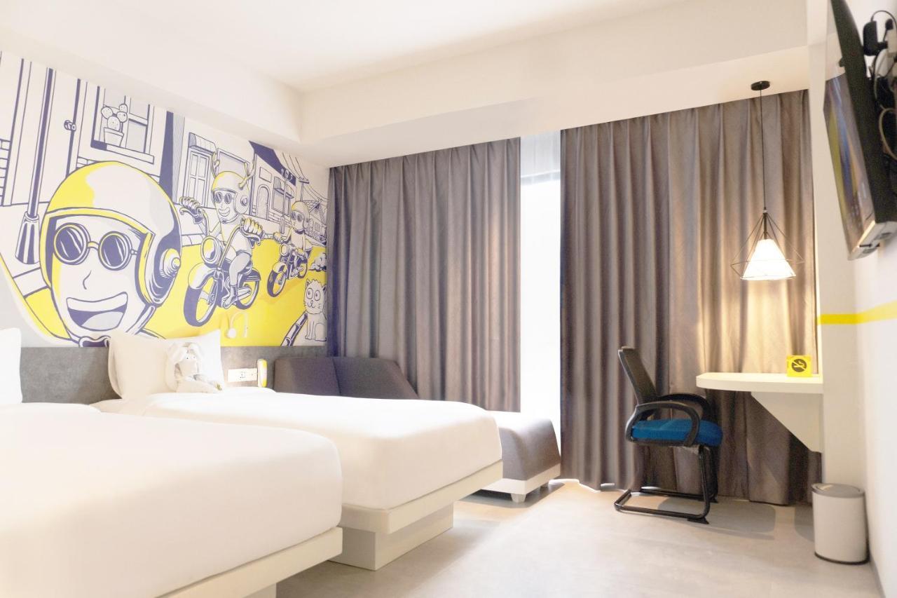 Yello Hotel Jambi Palmerah Buitenkant foto