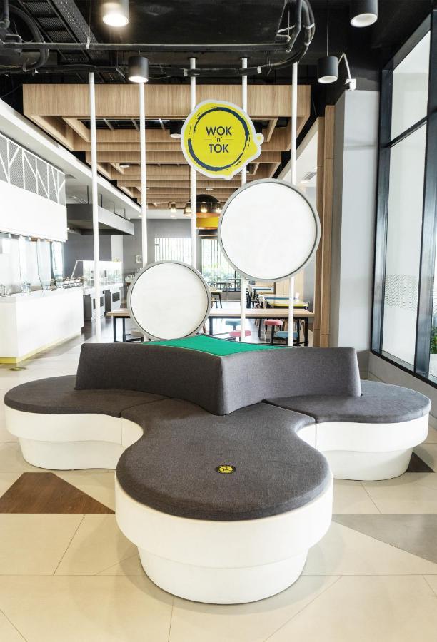 Yello Hotel Jambi Palmerah Buitenkant foto